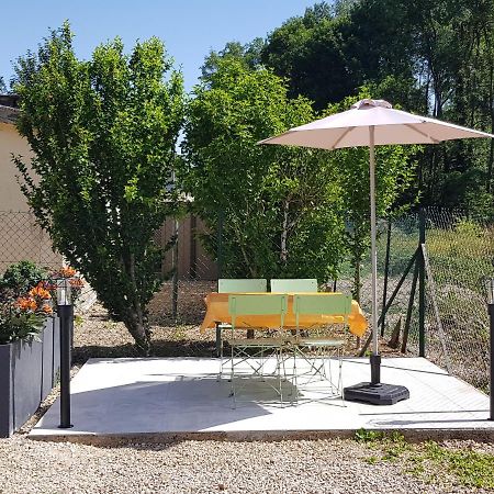 Agreable Petite Maison Proche Joigny Chamvres エクステリア 写真