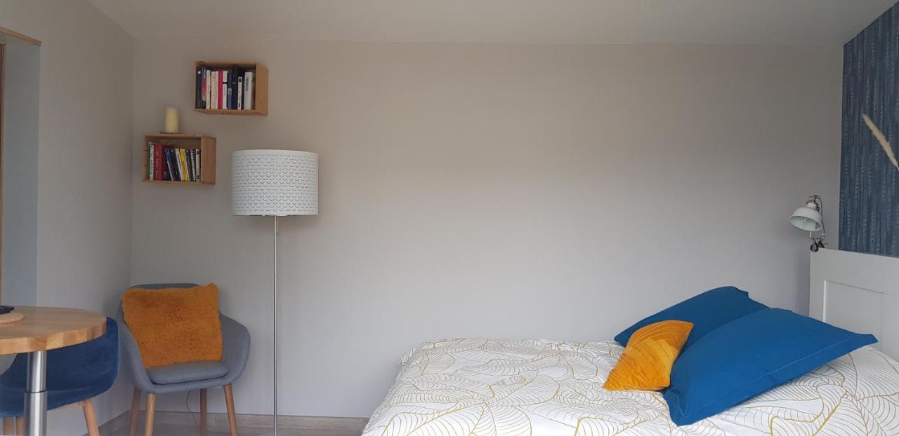 Agreable Petite Maison Proche Joigny Chamvres エクステリア 写真
