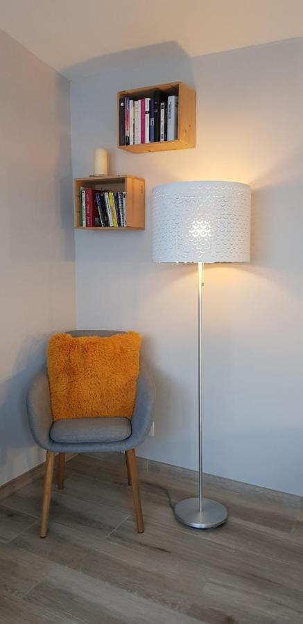 Agreable Petite Maison Proche Joigny Chamvres エクステリア 写真